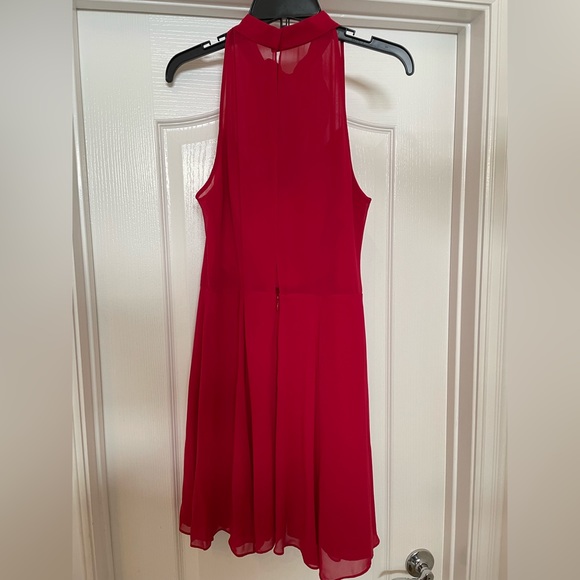 BCBGeneration georgette dress in ruby red size 10, ruffle front Host Pick🎉 NWOT - Picture 4 of 7